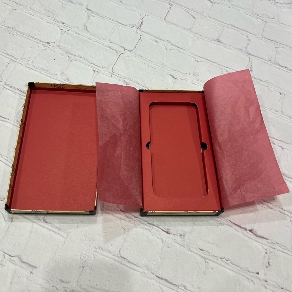 Gucci Black Decorative Box for an iPhone 8 Plus phone case - Picture 3 of 6